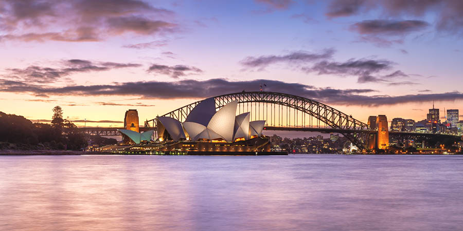 Experiencing a Sydney Harbour dinner cruise